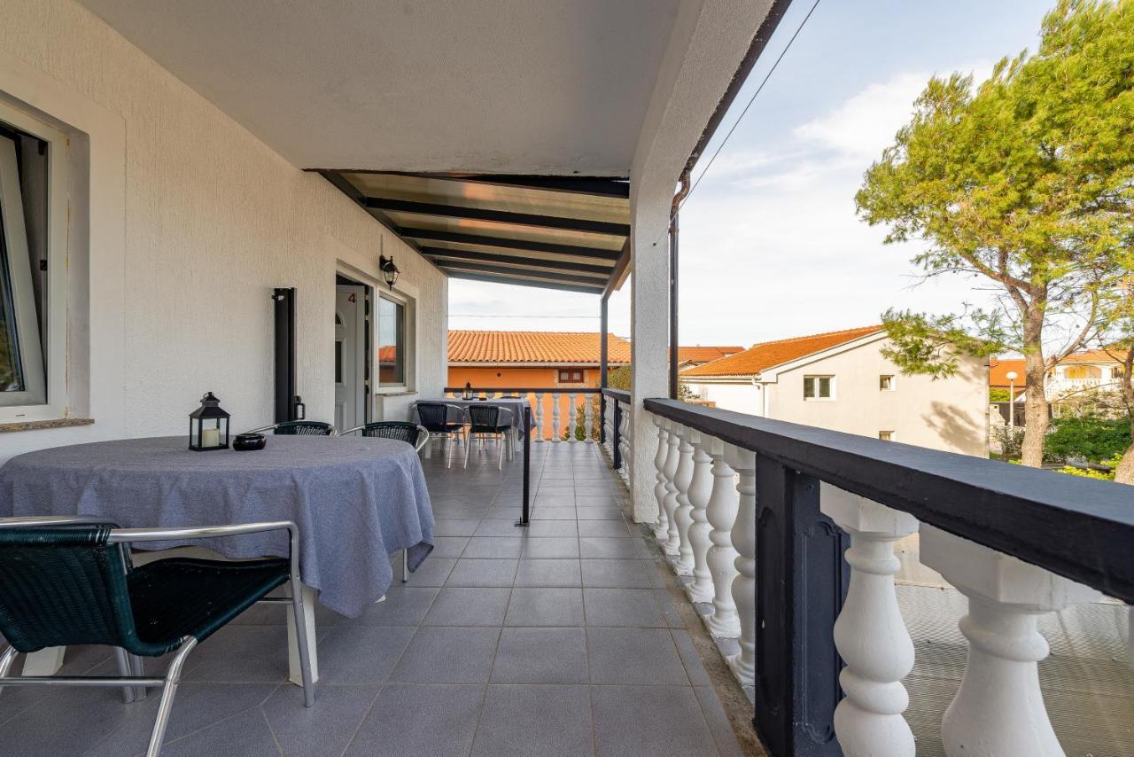 Apartments Villa Agape Vir Exterior foto