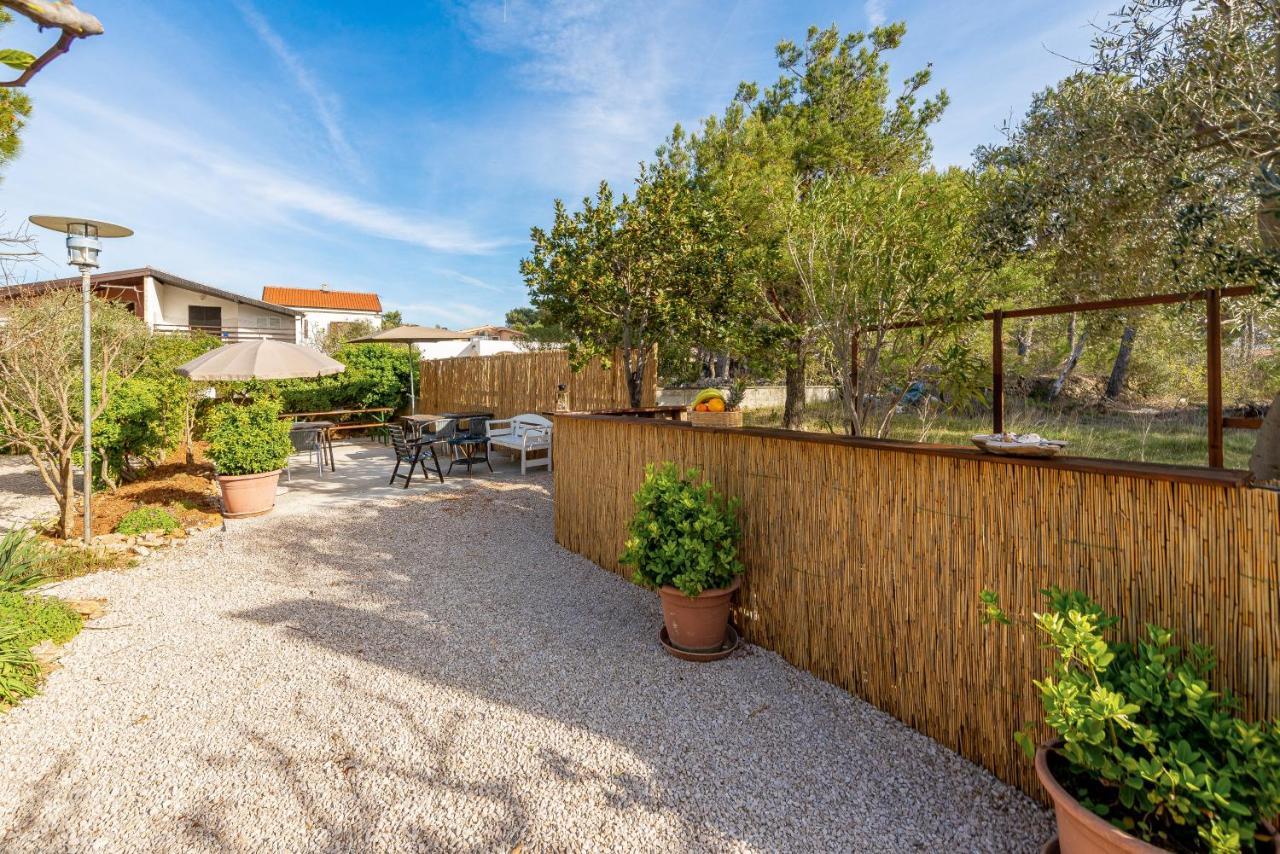 Apartments Villa Agape Vir Exterior foto