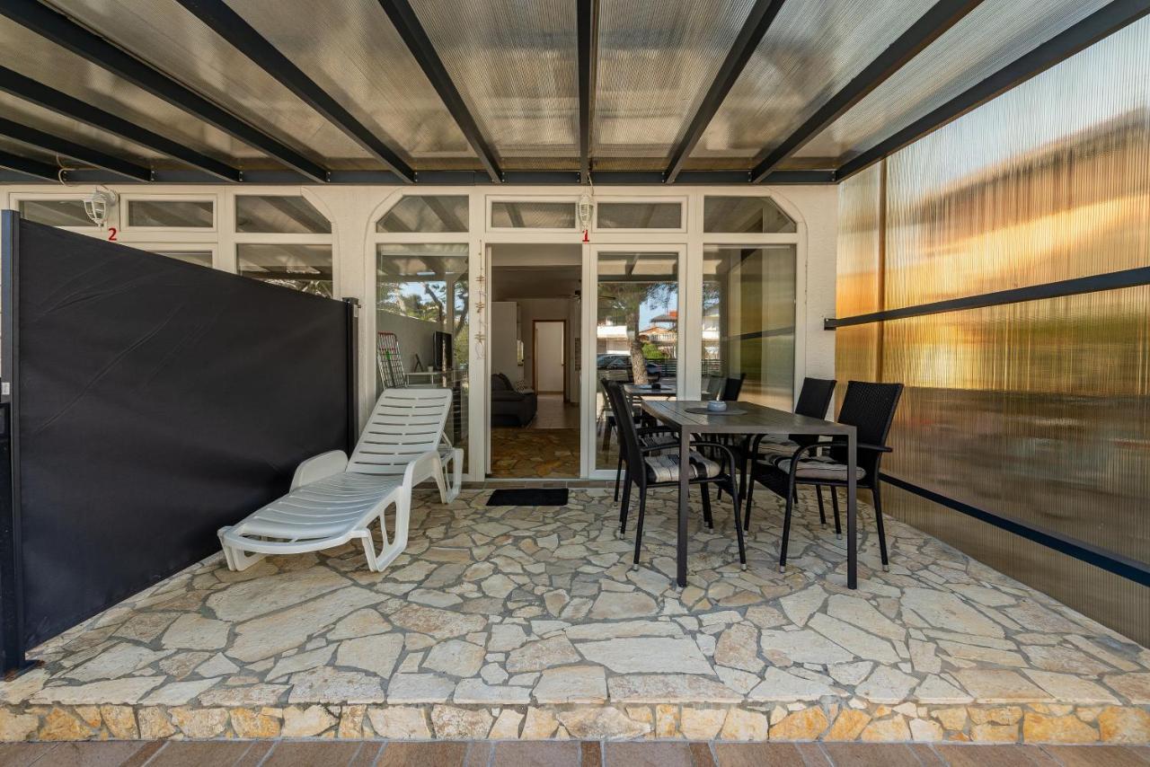 Apartments Villa Agape Vir Exterior foto